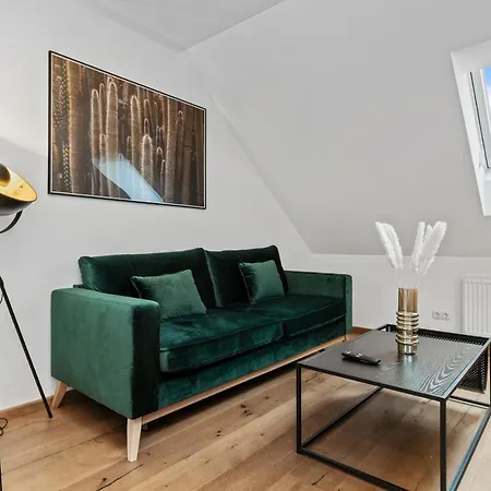 Casa Industrial: Design, Nespresso, Flughafennaehe Apartment *