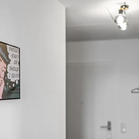 Casa Industrial: Design, Nespresso, Flughafennaehe Apartment *