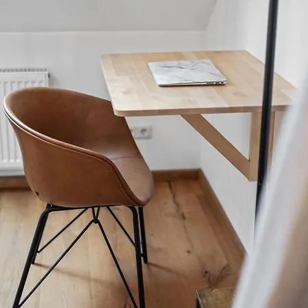 Casa Industrial: Design, Nespresso, Flughafennaehe Apartment *